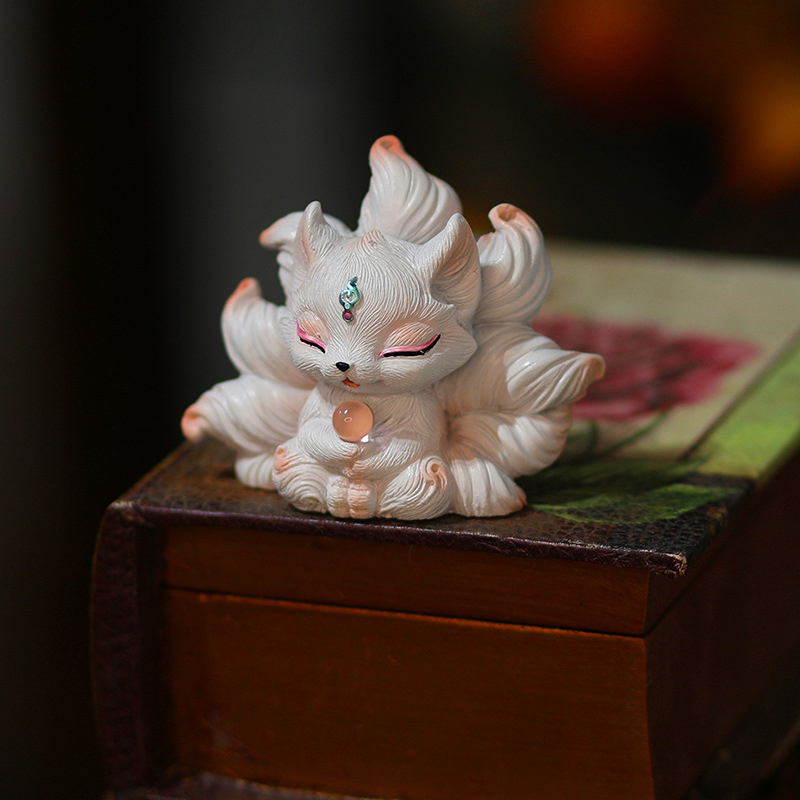 Bonito nove-cauda raposa minia - Resin Art Aesthetic avaliação e preço